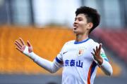 -中国青年球员在国内锦标赛中崭露头角
