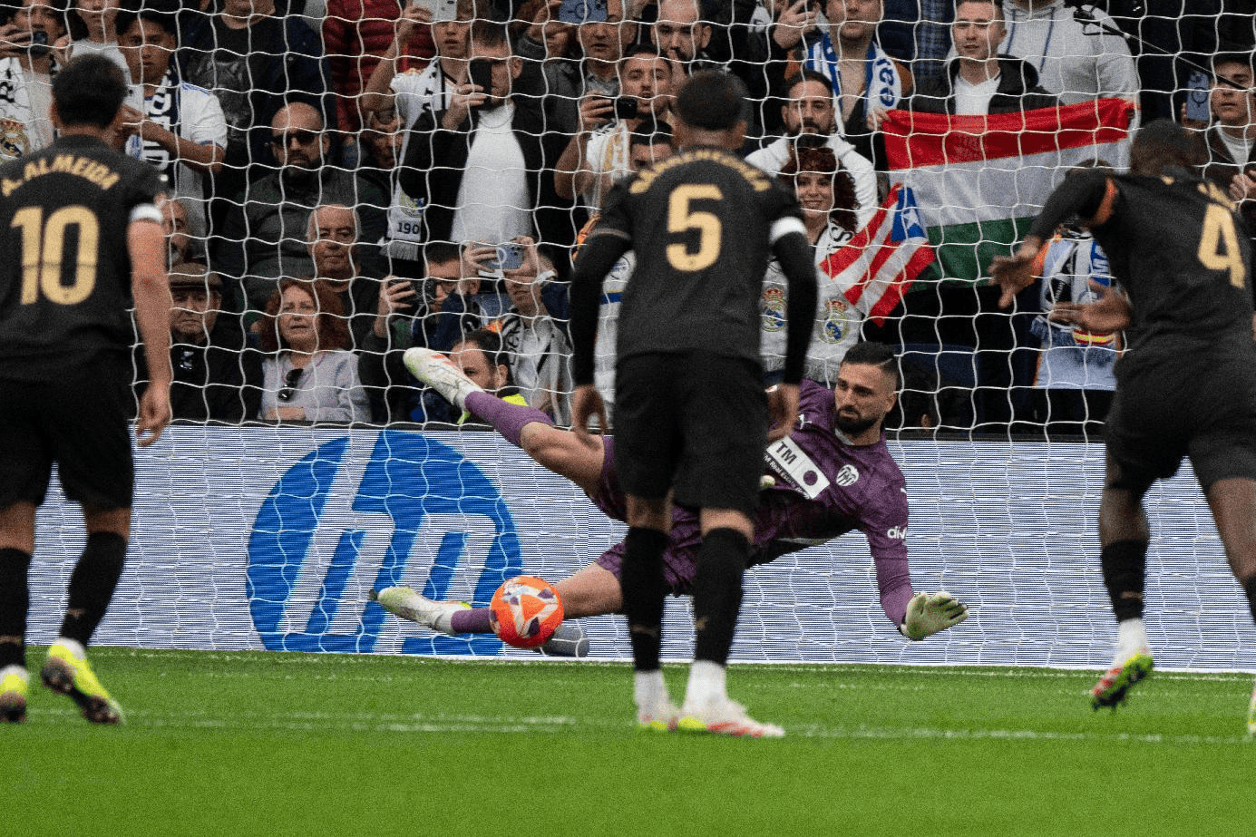 瓦伦西亚客场告捷，高质量逆袭