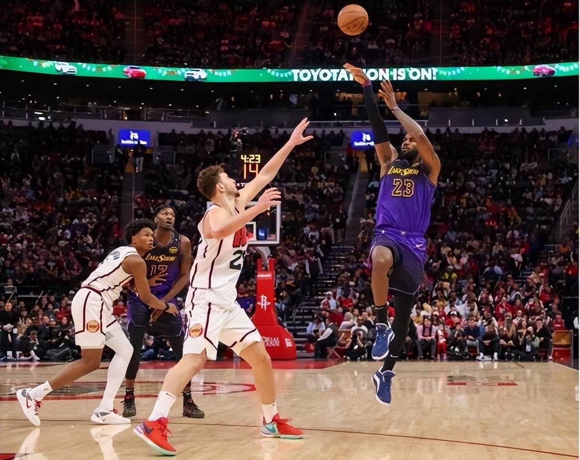 湖人在主场力克火箭，取得胜利的简单介绍