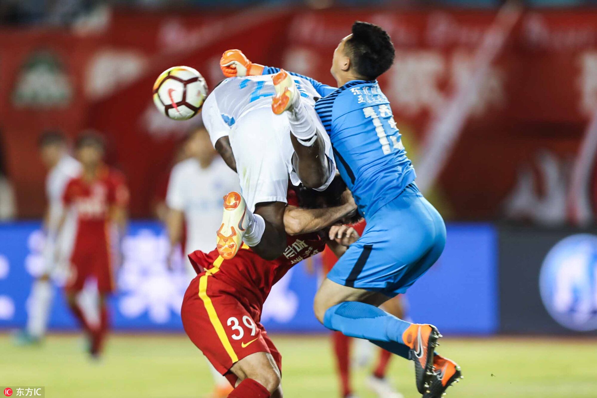 包含重庆遭遇连败，保级形势堪忧的词条