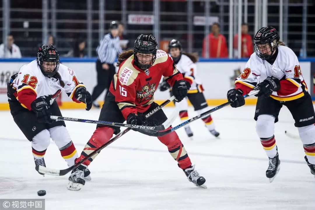 高速进攻，比赛现场掀起狂潮的简单介绍