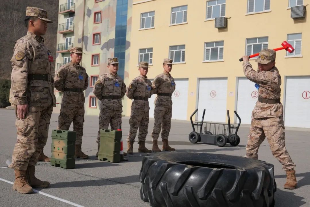 技术教练组密集训练，备战关键比赛