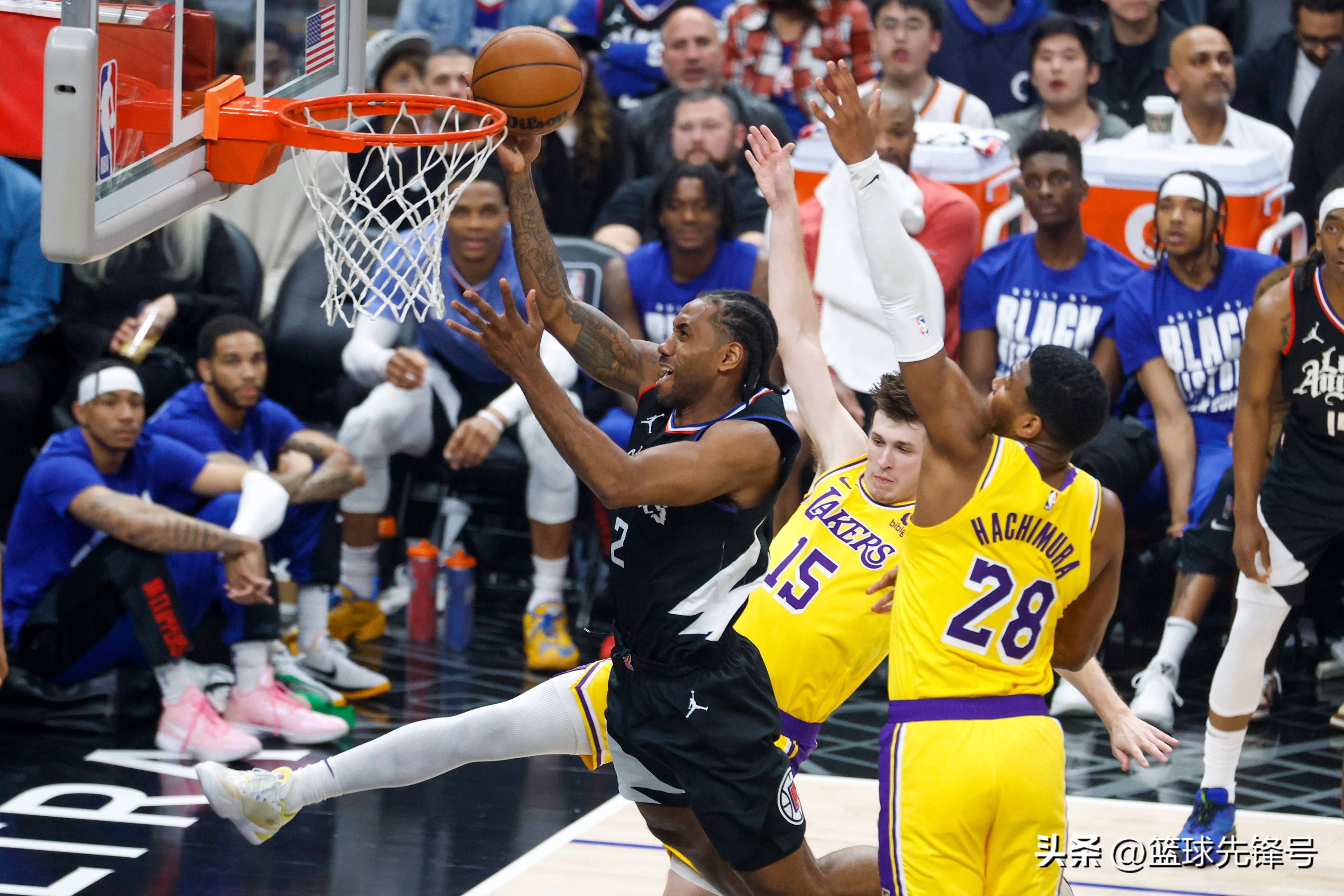 湖人大胜篮网，篮网无力回击