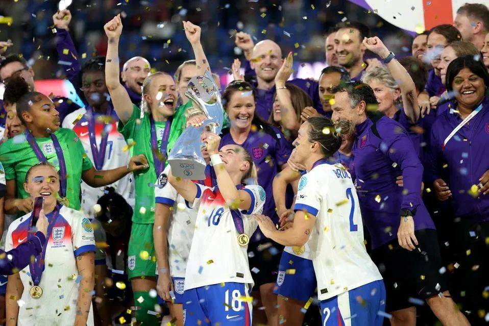 欧洲杯决赛最新情况：意大利夺冠英格兰遗憾失利