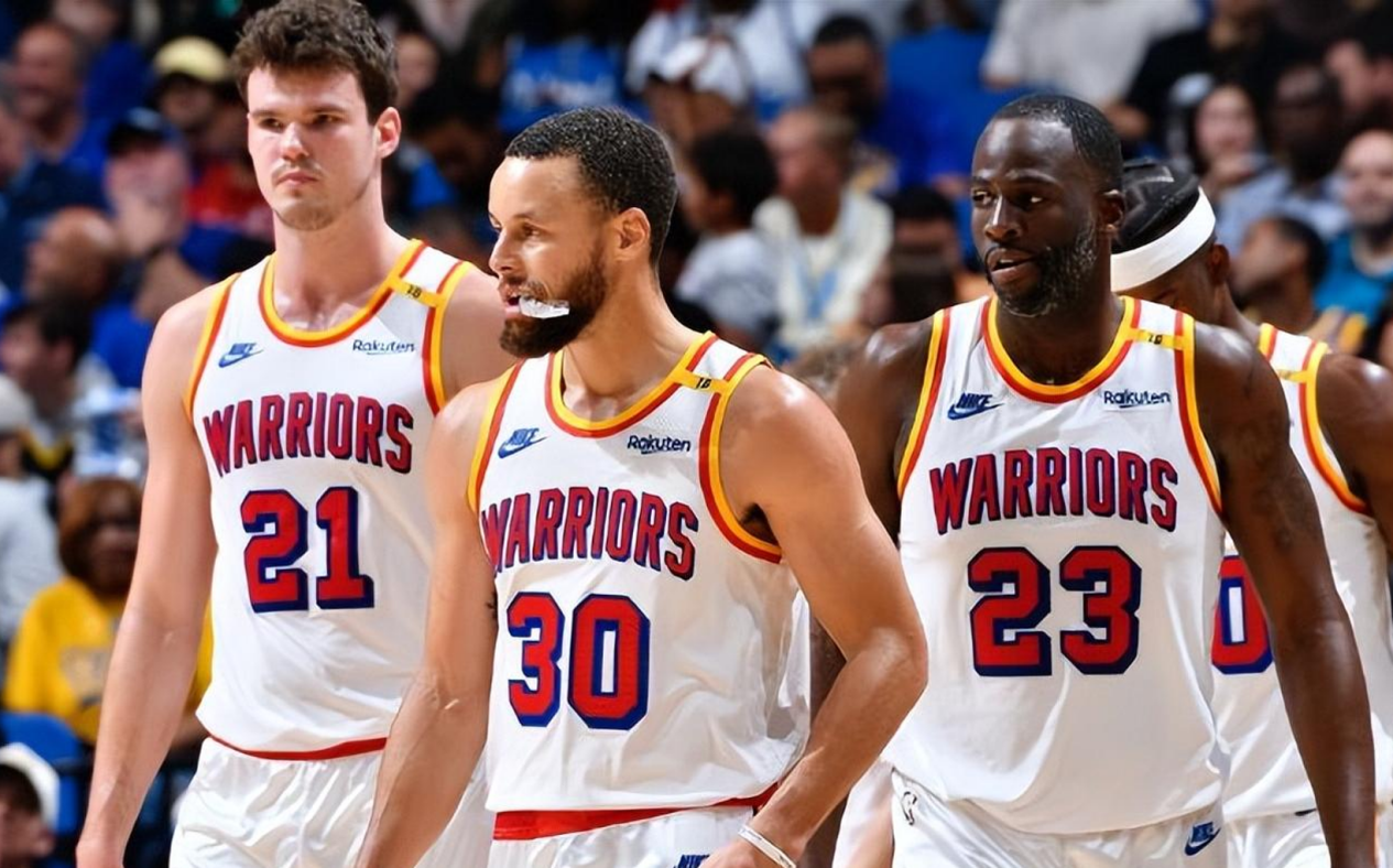 勇士大胜尼克斯,库里再砍30+ 勇士大胜尼克斯,库里再砍30+