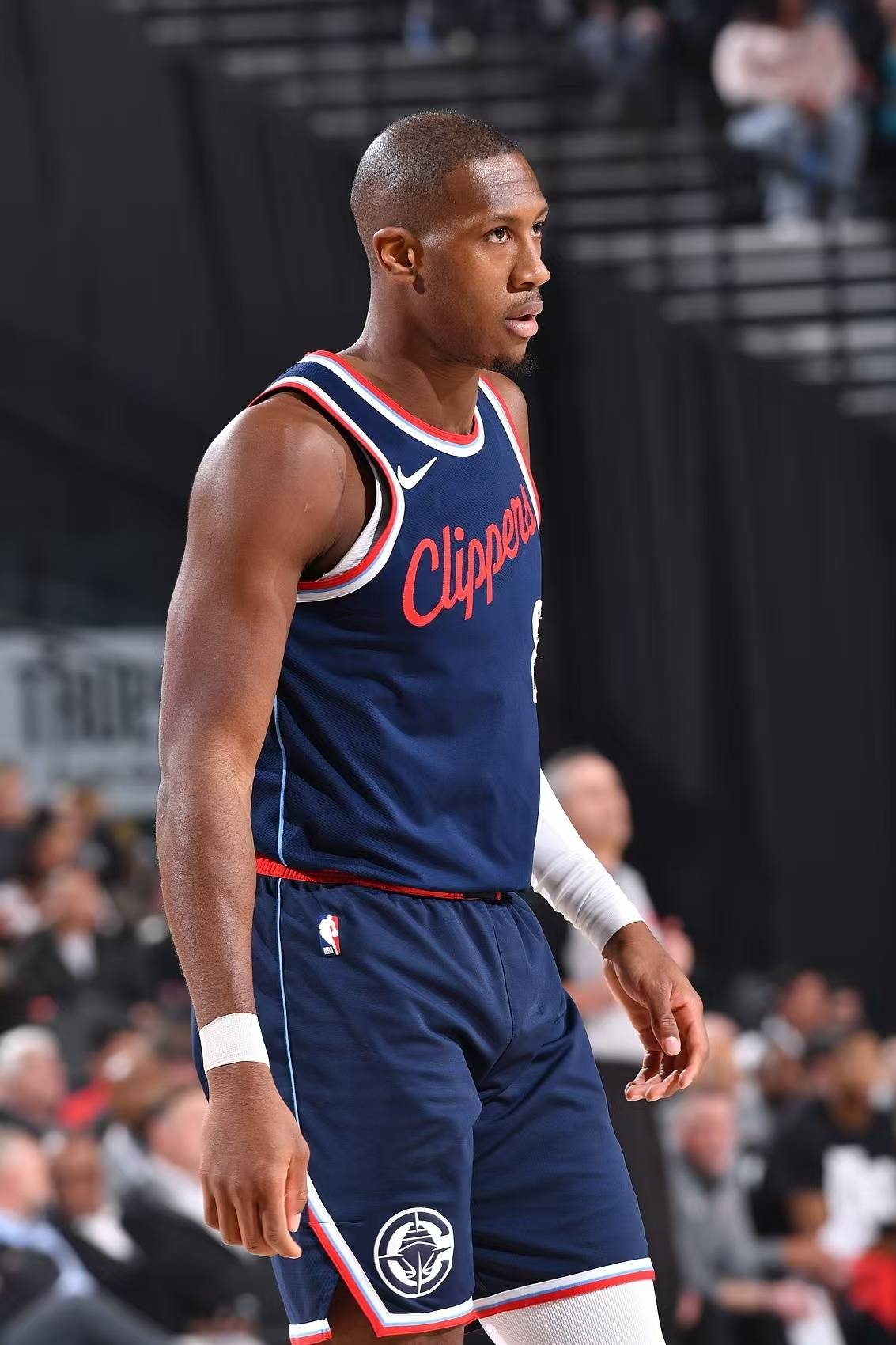 快船击败爵士,取得八连胜 快船击败爵士,取得八连胜