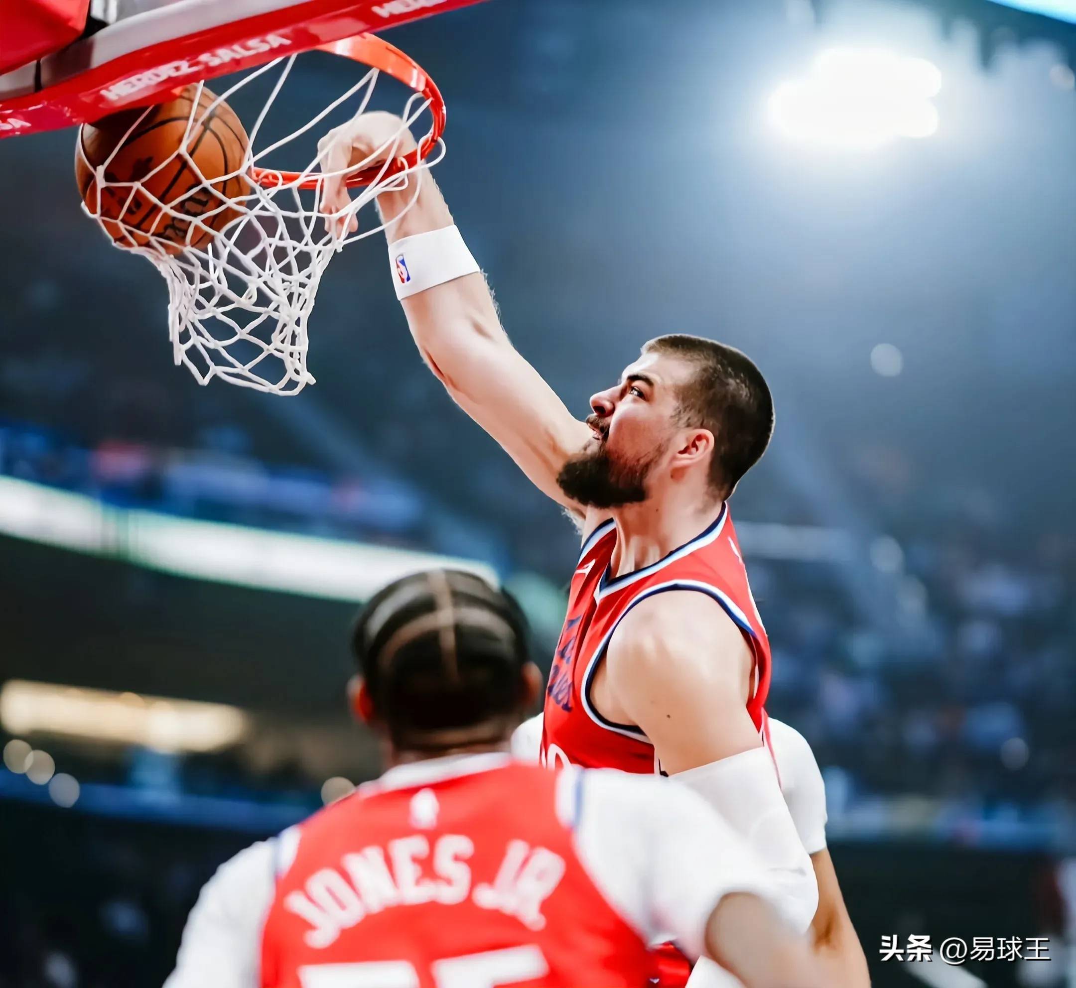 火箭逆转马刺取得两连胜,哈登持续火爆 火箭逆转马刺取得两连胜,哈登持续火爆