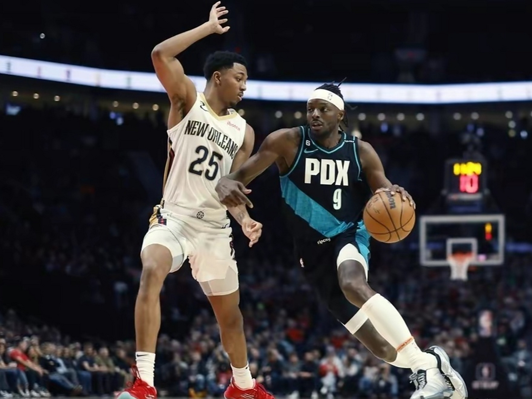 鹈鹕惊险胜灰熊，英格拉姆致胜关键三分