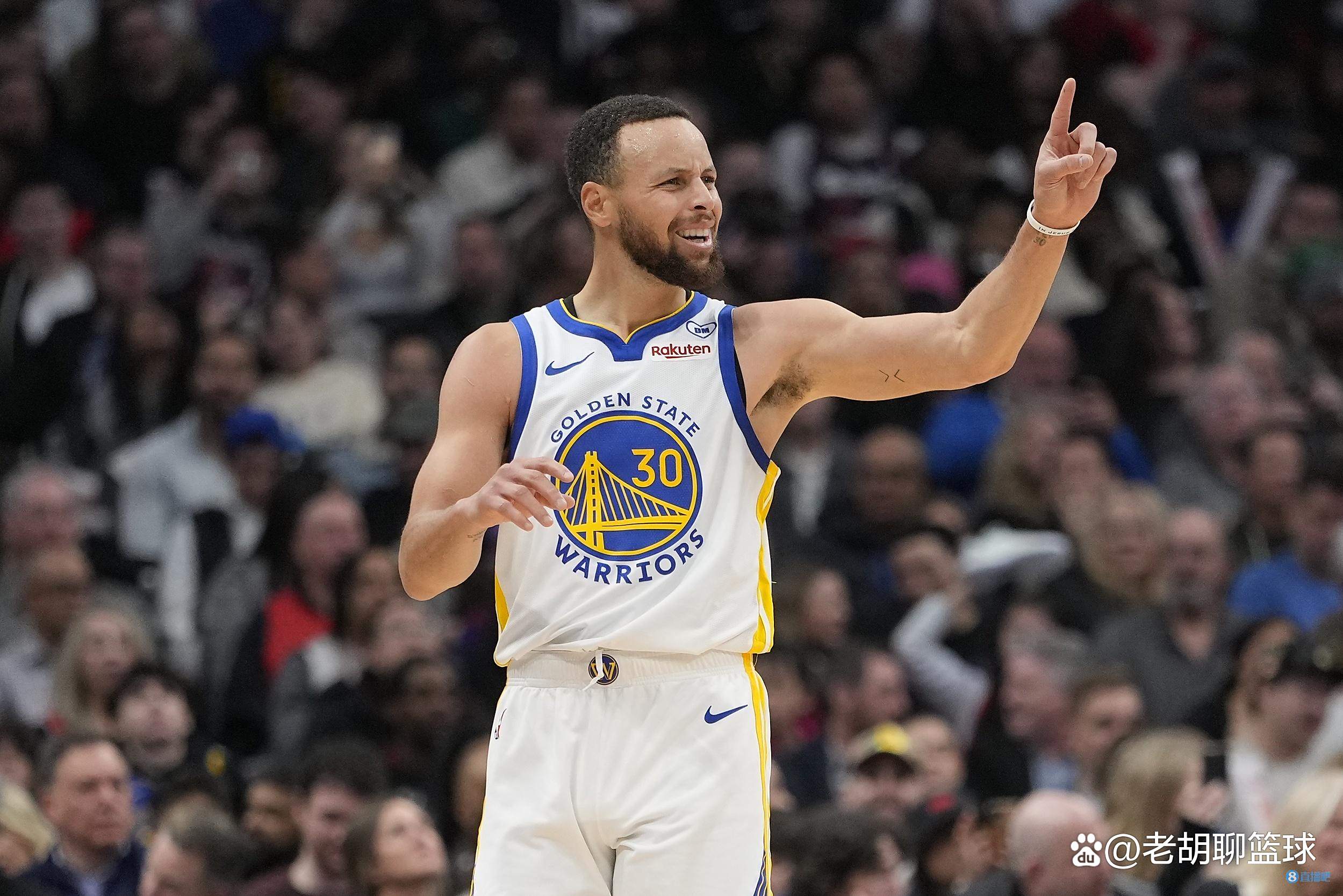 勇士主场大胜独行侠，库里32分成全队最高的简单介绍