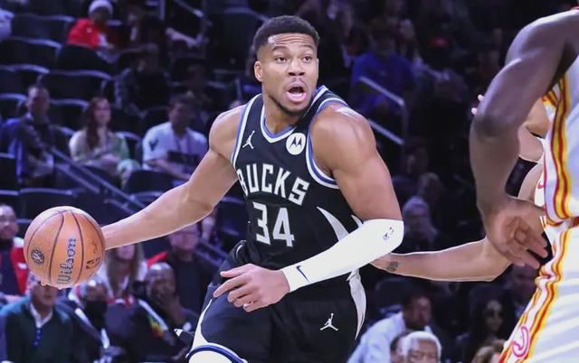 雄鹿擒下雷霆继续不败