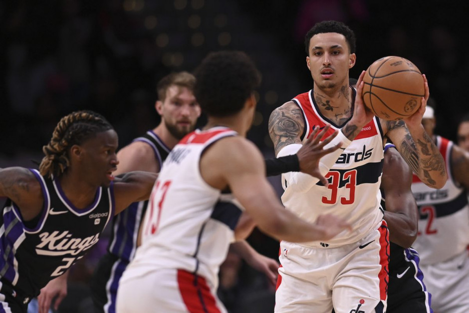 国王意想不到的负于奇才，福克斯忙